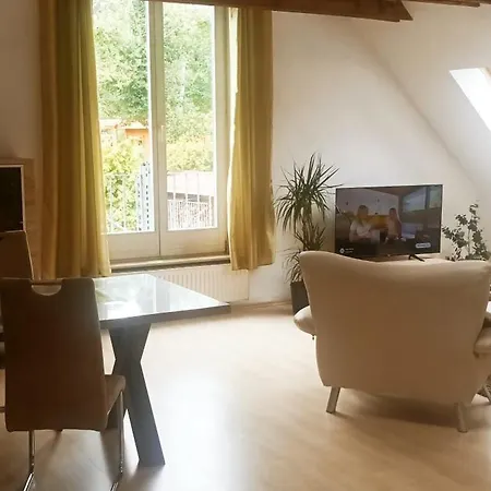 Im Gruenen Von Apartament Drezno